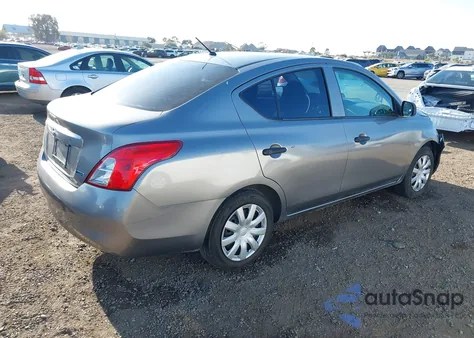 2013 Nissan Versa 1.6 S z USA, uszkodzony, nr VIN 3N1CN7AP0DL819380